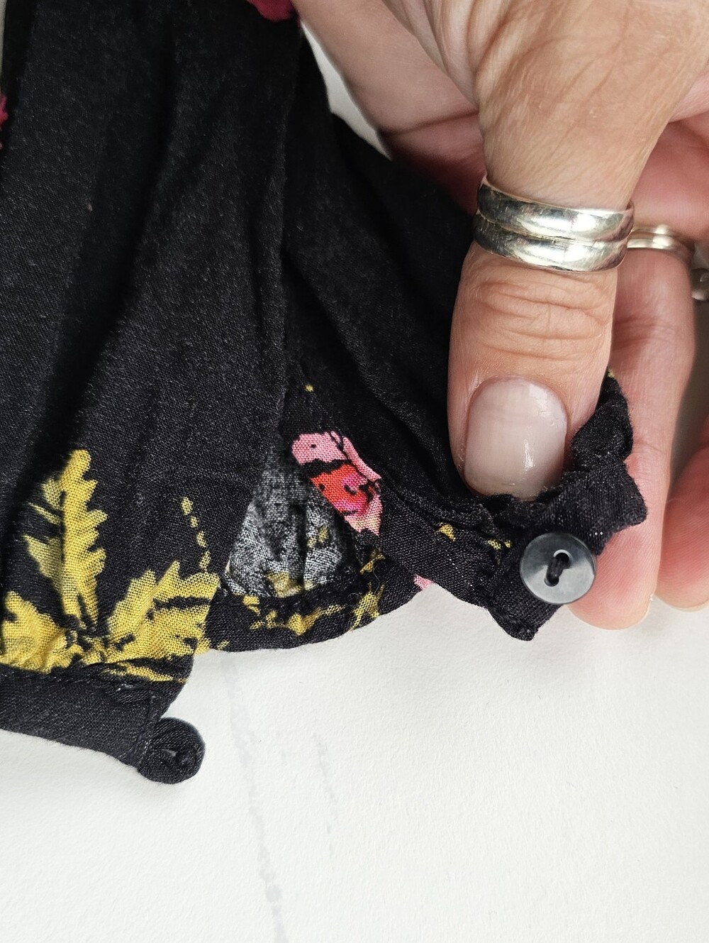 Old Navy Black Floral V-Neck Blouse with Pink Roses - Women's Size Medium - Picture 9 of 11